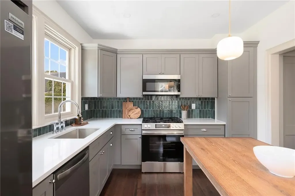 294 Cole Avenue Providence RI 02906