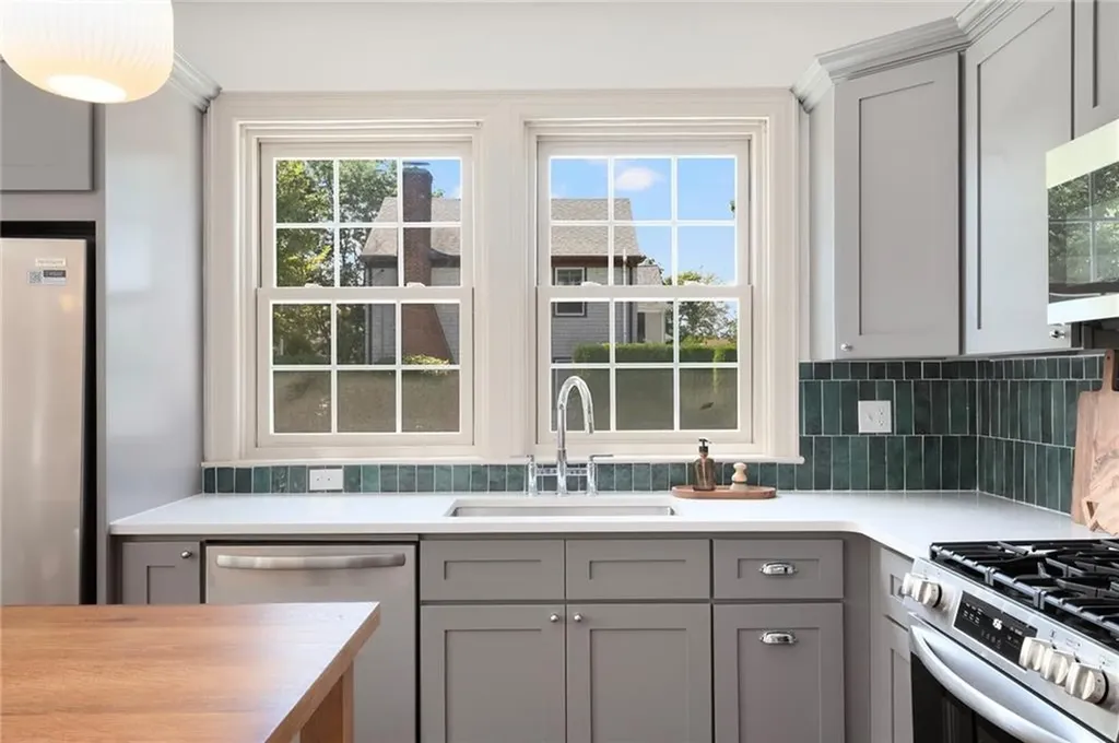 294 Cole Avenue Providence RI 02906