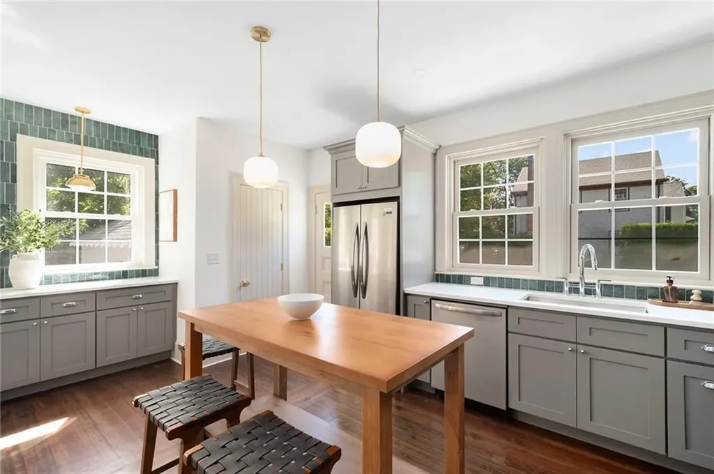 294 Cole Avenue Providence RI 02906