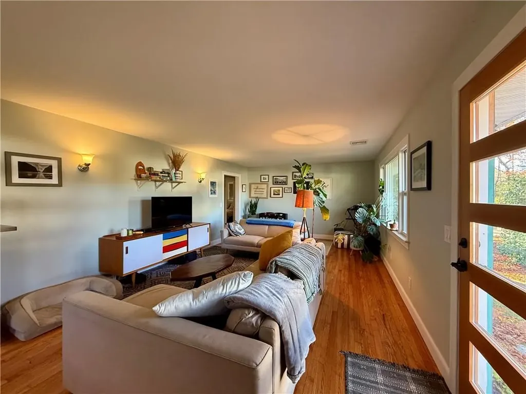 11 Holmes Street Westerly RI 02891