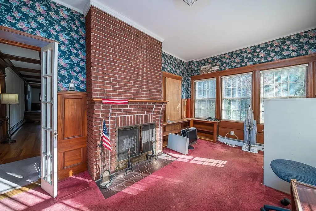 30 White Rock Road Warwick RI 02889