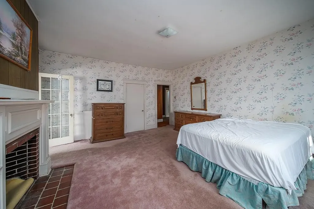 30 White Rock Road Warwick RI 02889