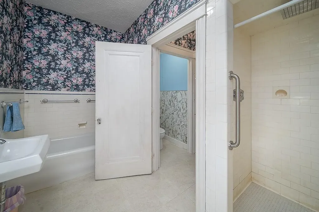 30 White Rock Road Warwick RI 02889