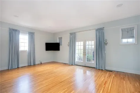 63 Coggeshall Avenue Newport RI 02840