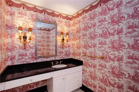 63 Coggeshall Avenue Newport RI 02840