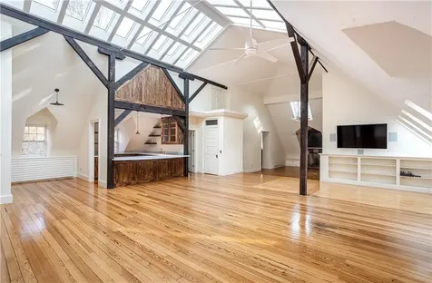 63 Coggeshall Avenue Newport RI 02840