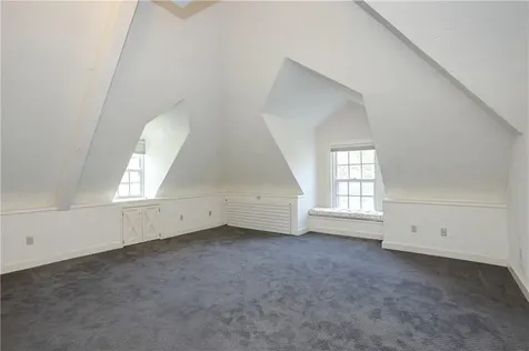 63 Coggeshall Avenue Newport RI 02840