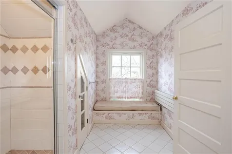 63 Coggeshall Avenue Newport RI 02840