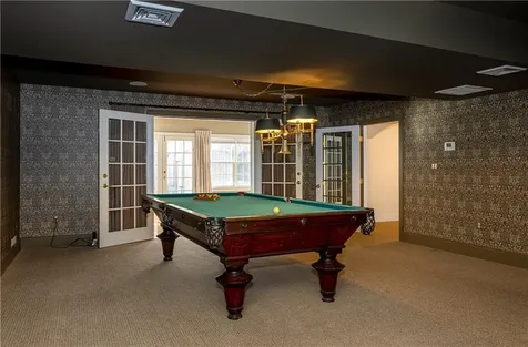 63 Coggeshall Avenue Newport RI 02840