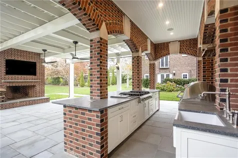 63 Coggeshall Avenue Newport RI 02840