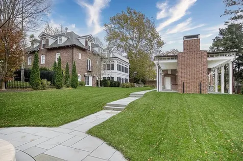 63 Coggeshall Avenue Newport RI 02840