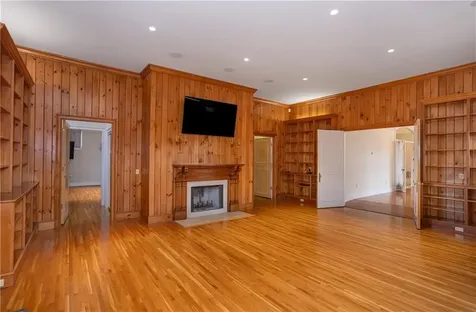 63 Coggeshall Avenue Newport RI 02840