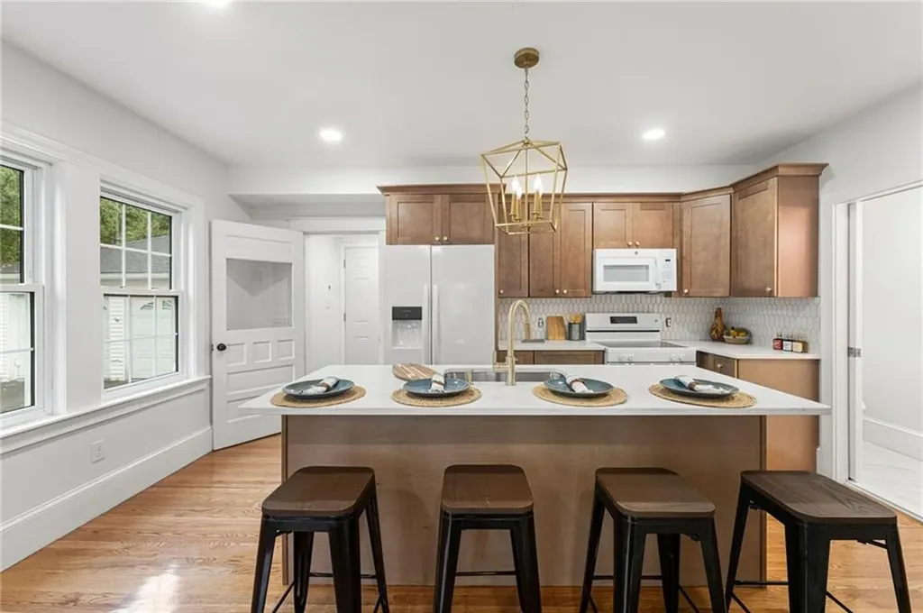 784 Victory Highway North Smithfield RI 02896