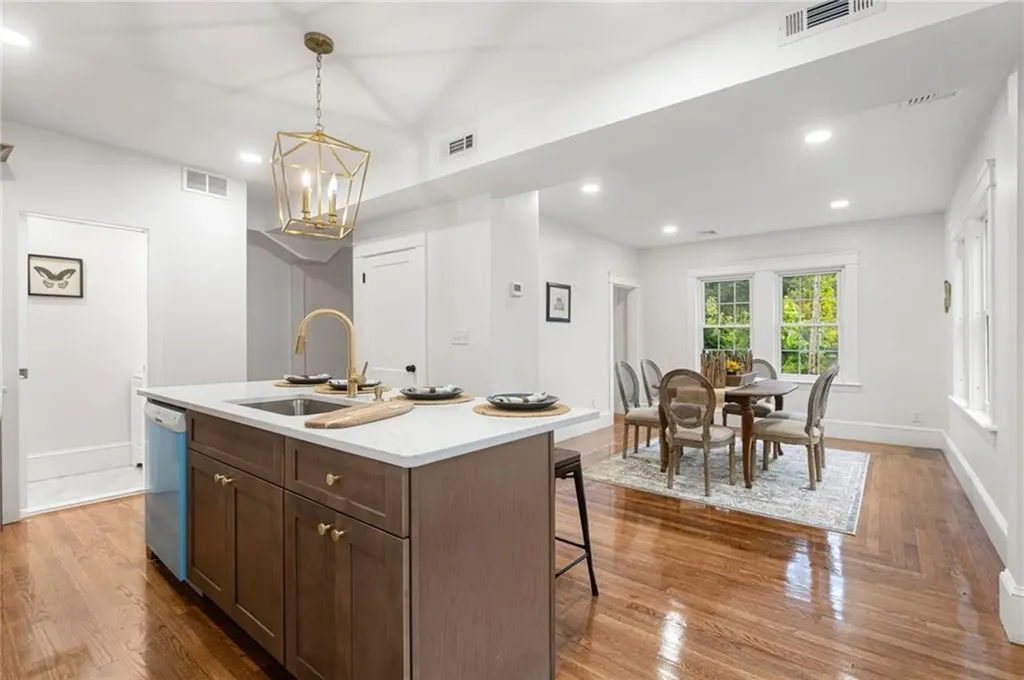 784 Victory Highway North Smithfield RI 02896