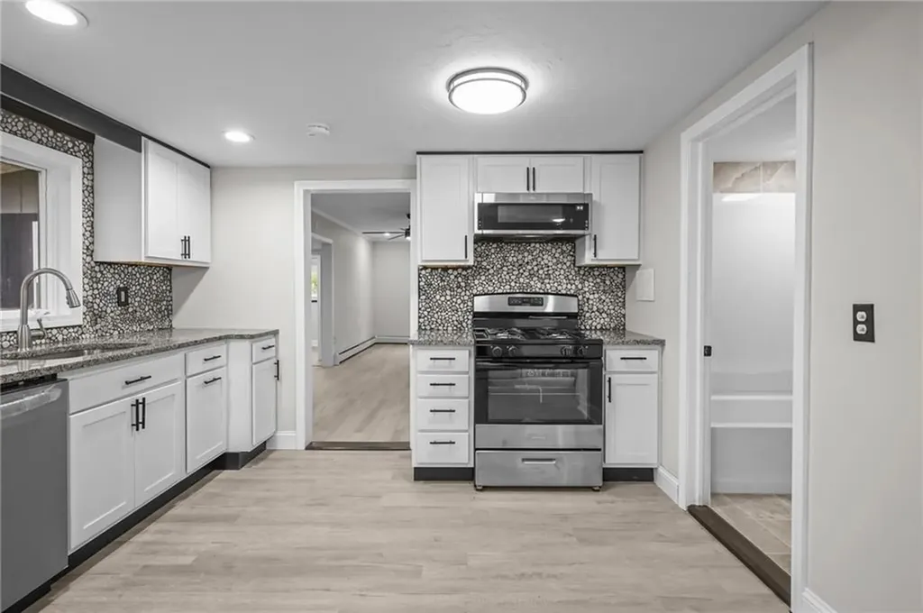 62 Ardway Avenue Warwick RI 02889