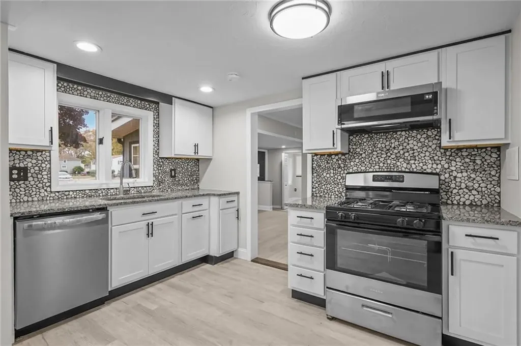 62 Ardway Avenue Warwick RI 02889