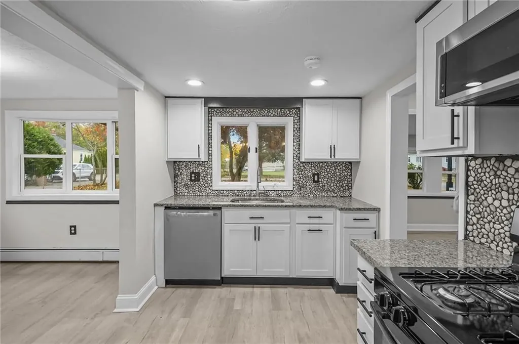 62 Ardway Avenue Warwick RI 02889