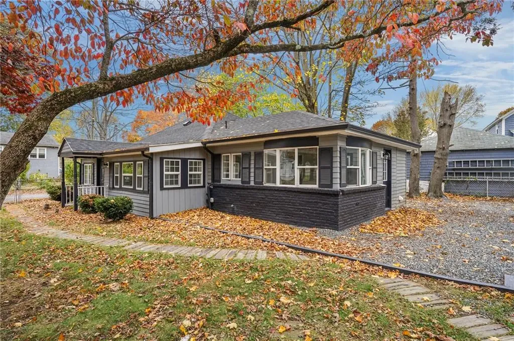 62 Ardway Avenue Warwick RI 02889