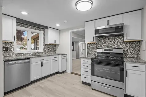 62 Ardway Avenue Warwick RI 02889