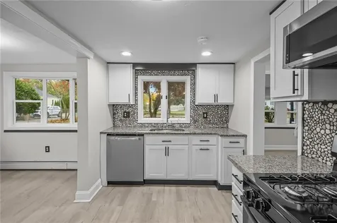 62 Ardway Avenue Warwick RI 02889