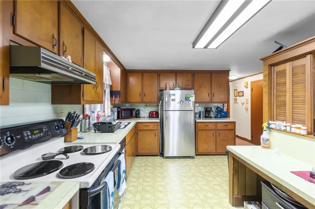 121 Heather Street Cranston RI 02920