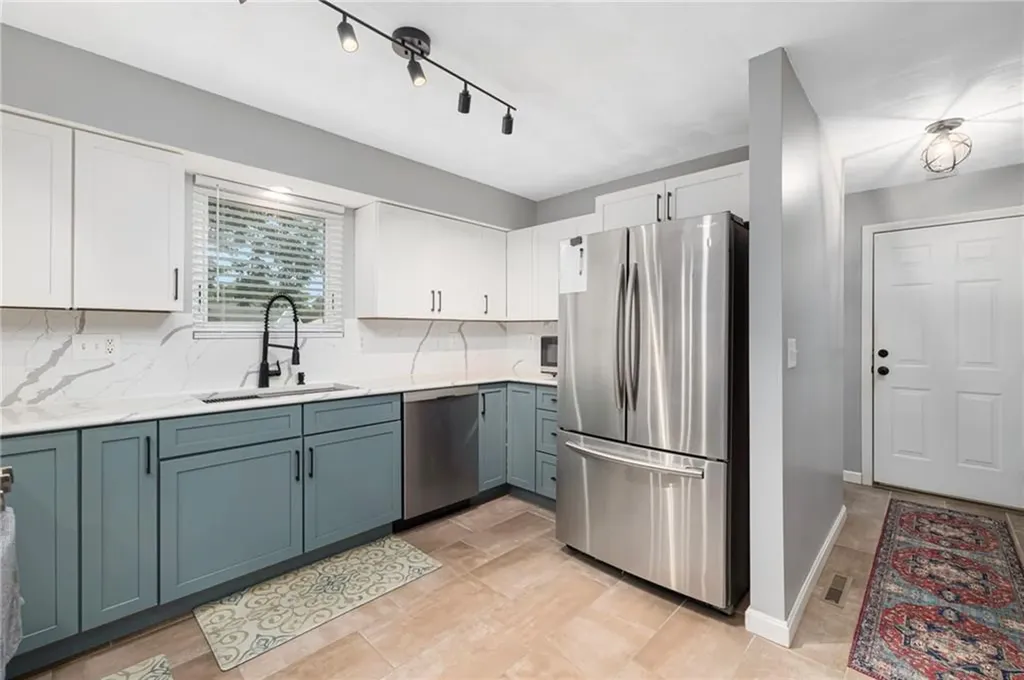 5 Cyr Court West Warwick RI 02893