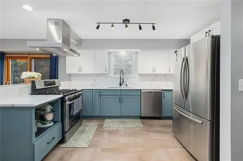 5 Cyr Court West Warwick RI 02893