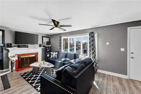 15 Don Court Pawtucket RI 02861