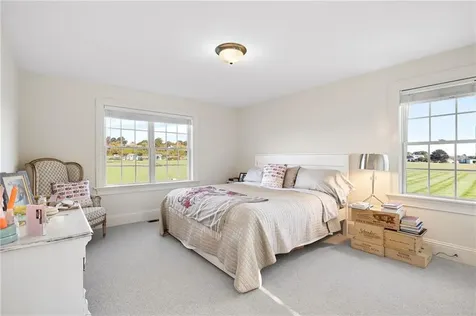 62 Howland Avenue Middletown RI 02842