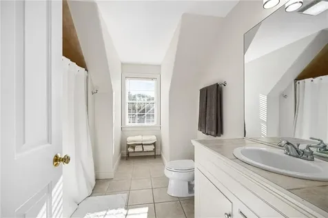 62 Howland Avenue Middletown RI 02842