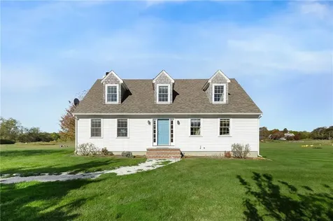 62 Howland Avenue Middletown RI 02842