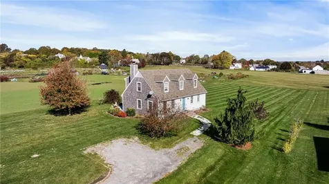 62 Howland Avenue Middletown RI 02842