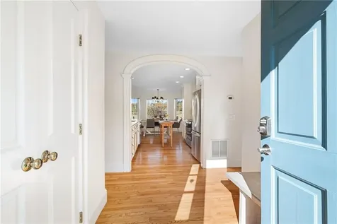 62 Howland Avenue Middletown RI 02842