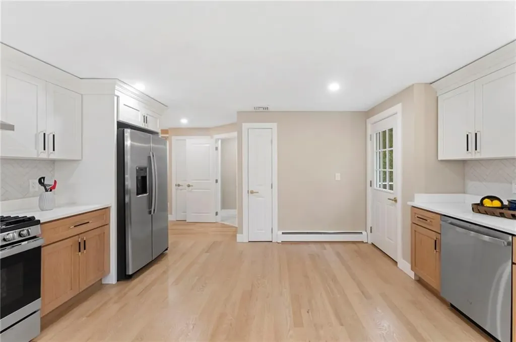 75 Walnut Road North Kingstown RI 02852