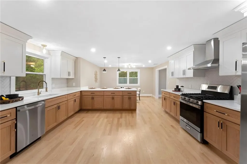 75 Walnut Road North Kingstown RI 02852