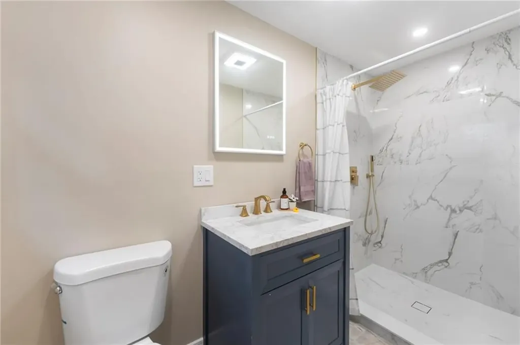 75 Walnut Road North Kingstown RI 02852