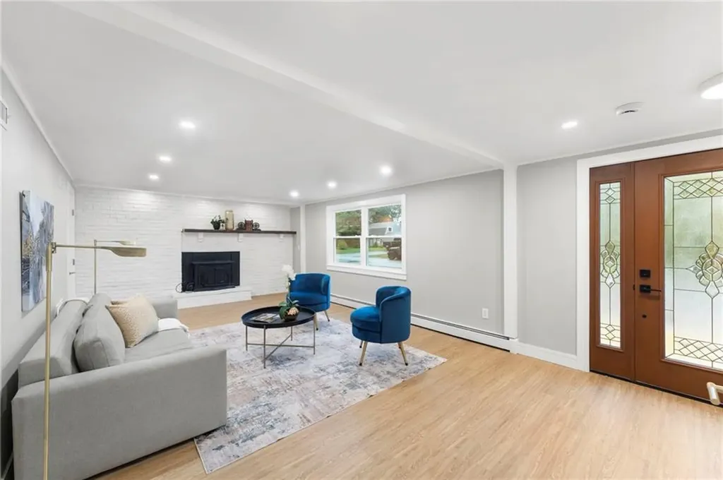 75 Walnut Road North Kingstown RI 02852