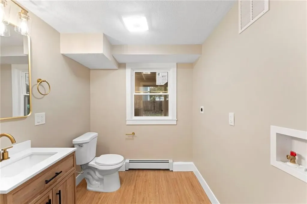 75 Walnut Road North Kingstown RI 02852