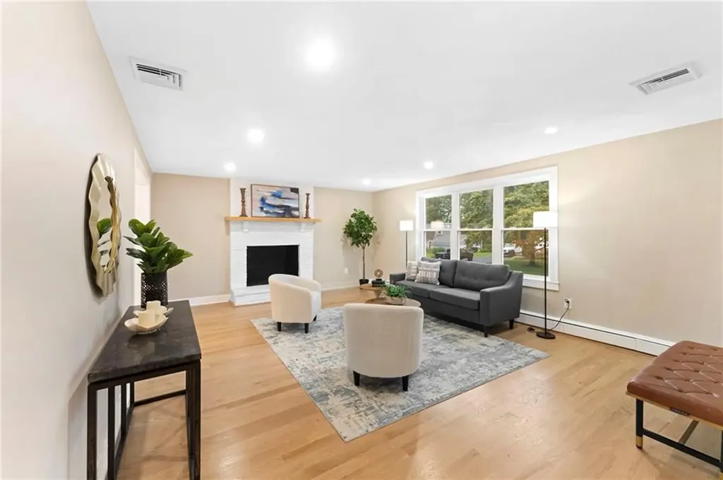 75 Walnut Road North Kingstown RI 02852