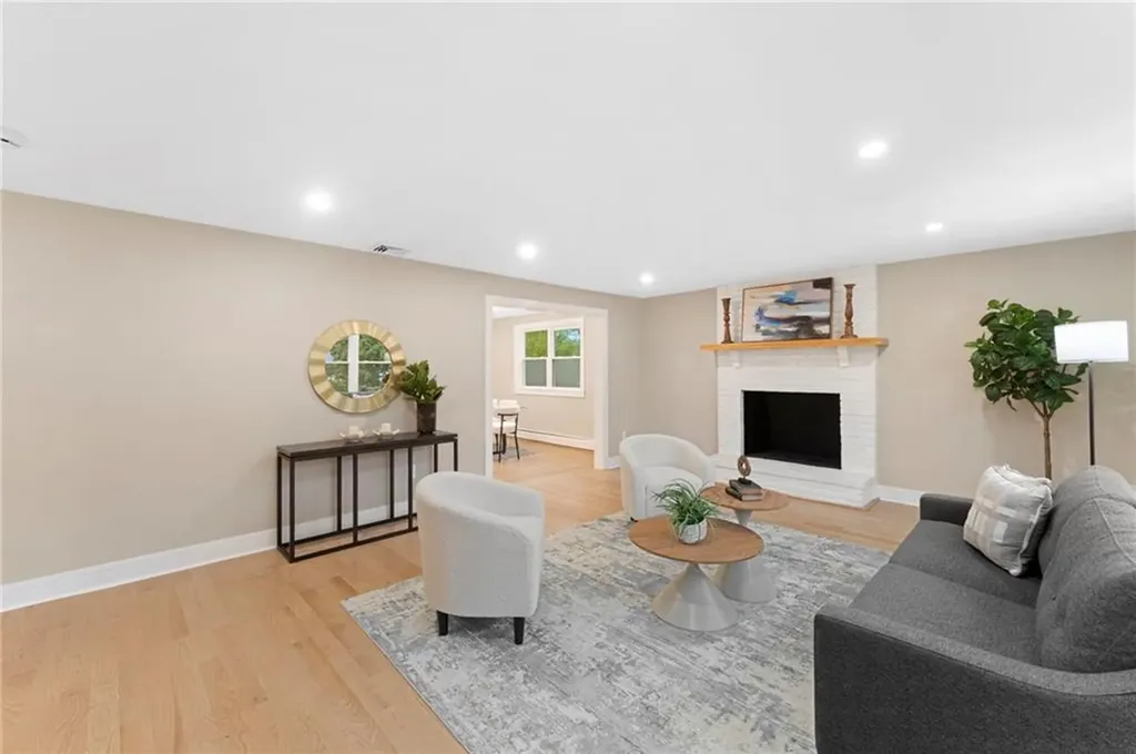 75 Walnut Road North Kingstown RI 02852