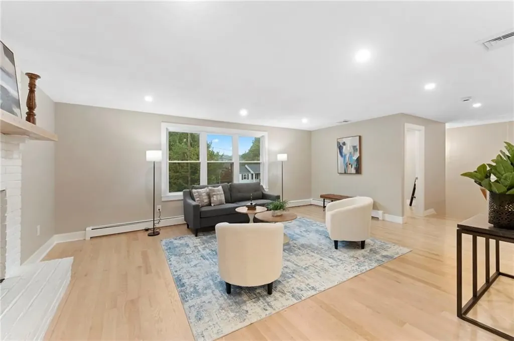 75 Walnut Road North Kingstown RI 02852