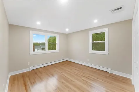 75 Walnut Road North Kingstown RI 02852