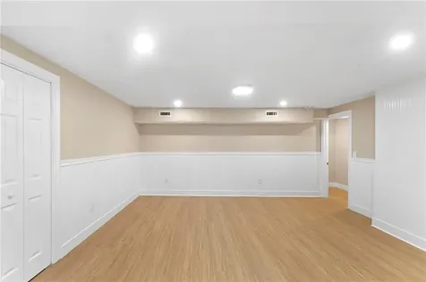 75 Walnut Road North Kingstown RI 02852