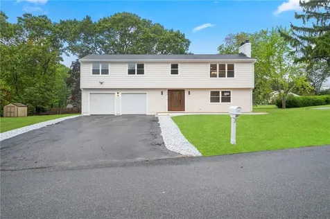 75 Walnut Road North Kingstown RI 02852