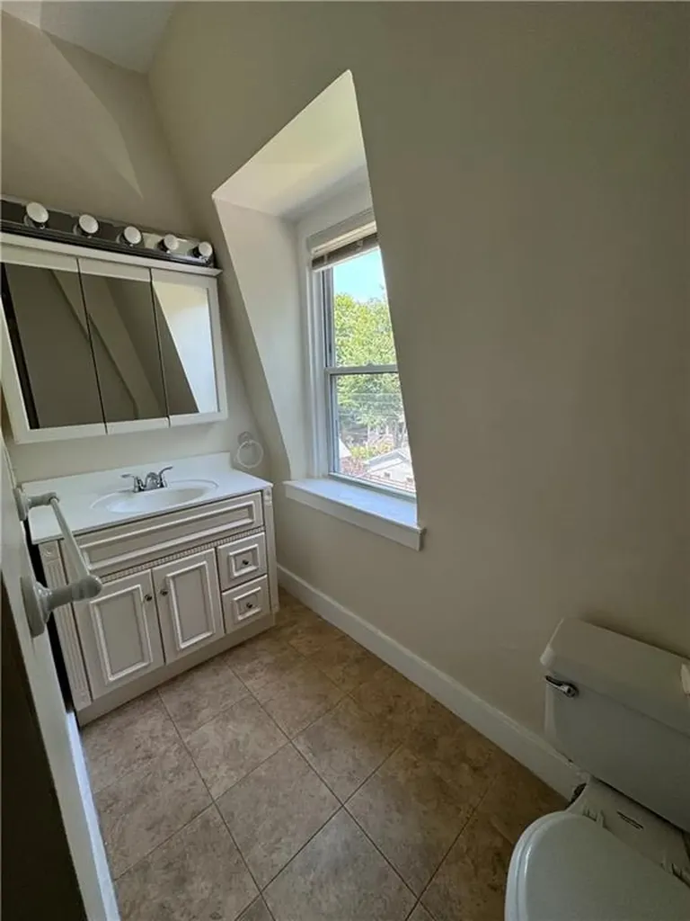 26 Ayrault Street Newport RI 02840