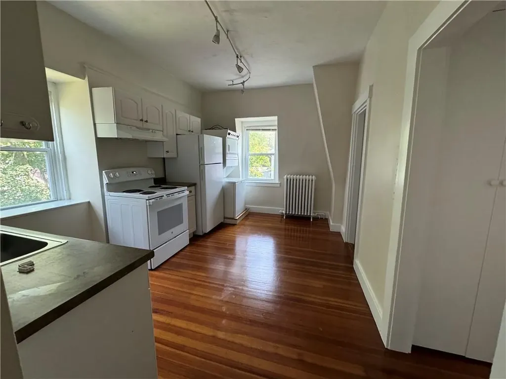 26 Ayrault Street Newport RI 02840