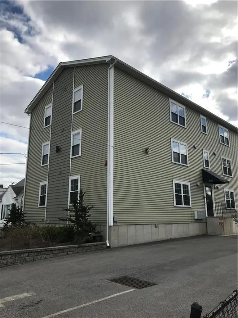 118 Broad Street Cumberland RI 02864