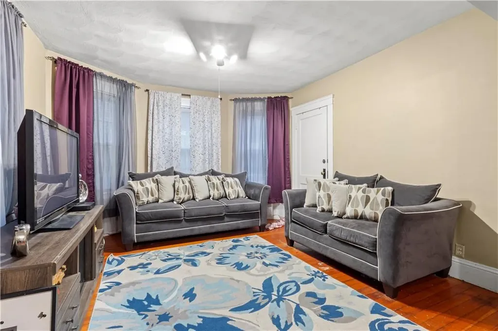308 310 Pleasant Valley Parkway Providence RI 02908