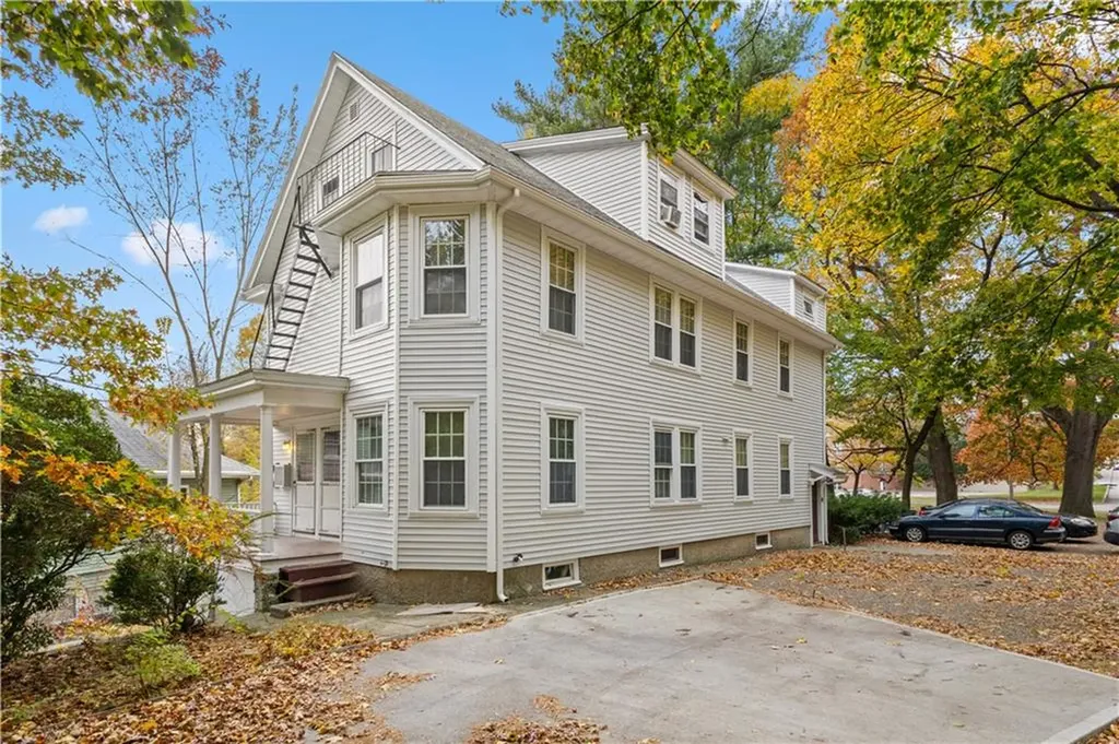 308 310 Pleasant Valley Parkway Providence RI 02908