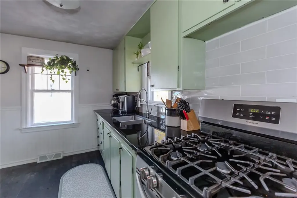 6 Wadsworth Avenue Smithfield RI 02917